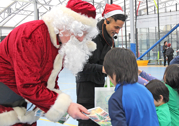 子供英語スクールPAL English Club Christmas Eventクリスマスプレゼント