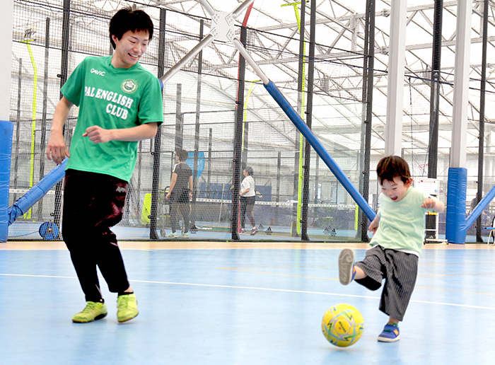 英語で運動やゲームを楽しむ！PAL English Club 子供のための英語サッカースクール（千葉市中央区・千葉市美浜区・市川市広尾）レッスンの様子