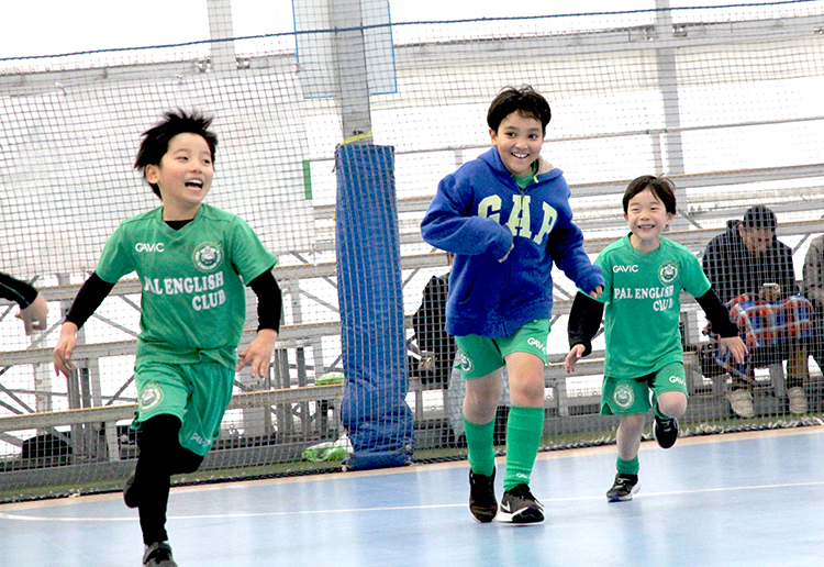 英語で運動やゲームを楽しむ！PAL English Club 子供のための英語サッカースクール（千葉市中央区・千葉市美浜区・市川市広尾）レッスンの様子